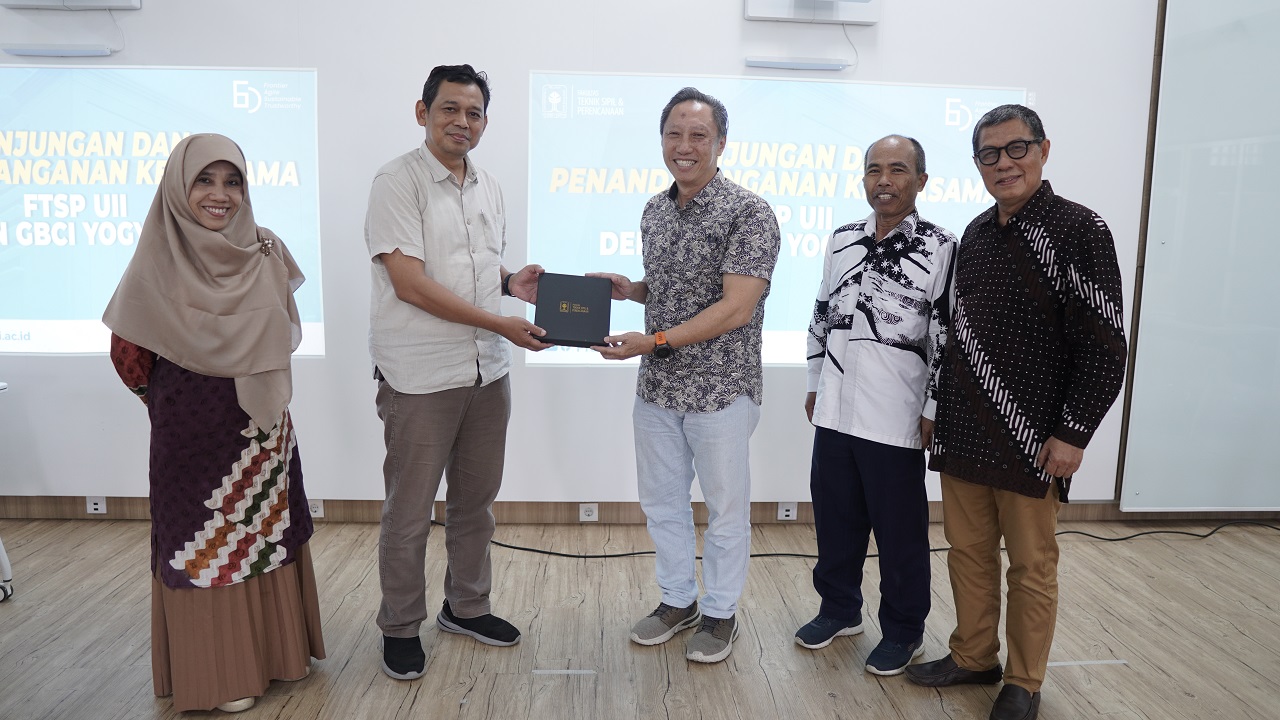 Kerjasama FTSP UII dengan GBCI