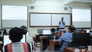 52 Tenaga Kependidikan FTSP UII Mengikuti Pelatihan IoT