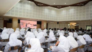 PERERAT SILATURAHMI, 220 SISWA BANJAR AGUNG KUNJUNGI FTSP