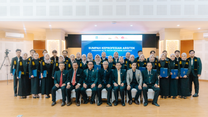 Sumpah Profesi FTSP UII ke-15 1