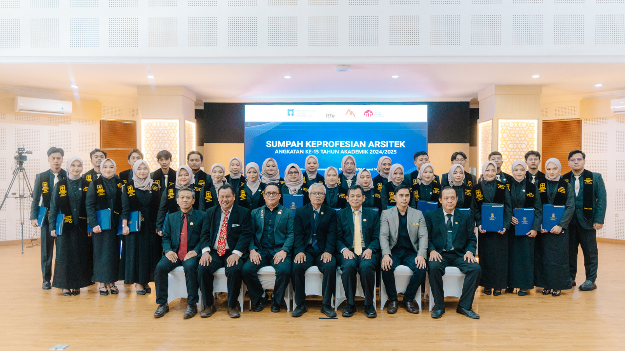 30 Lulusan Profesi Arsitek FTSP UII Dilantik